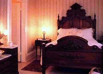 Corner George (adults Only) Maeystown
